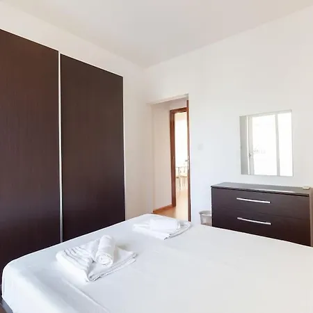 Apartament Beautiful 2br Just Off The Promenade With Seaviews By 360 Estates *