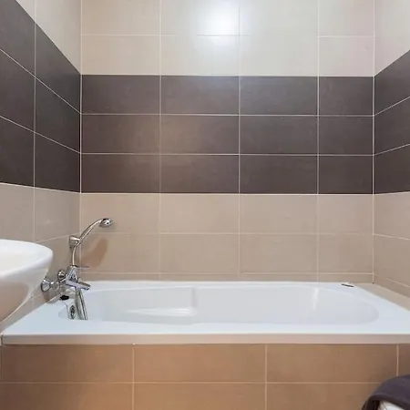 Beautiful 2br Just Off The Promenade With Seaviews By 360 Estates 公寓 *
