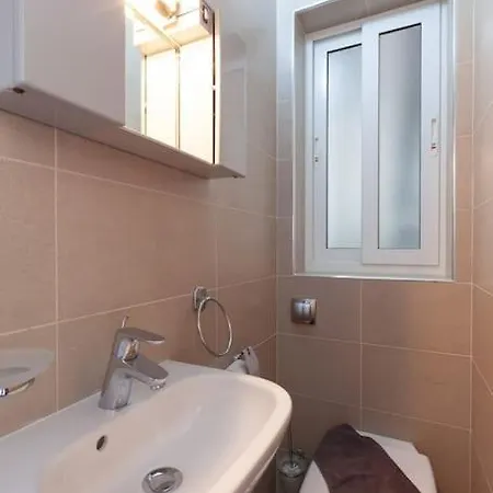 Beautiful 2br Just Off The Promenade With Seaviews By 360 Estates * 斯利马