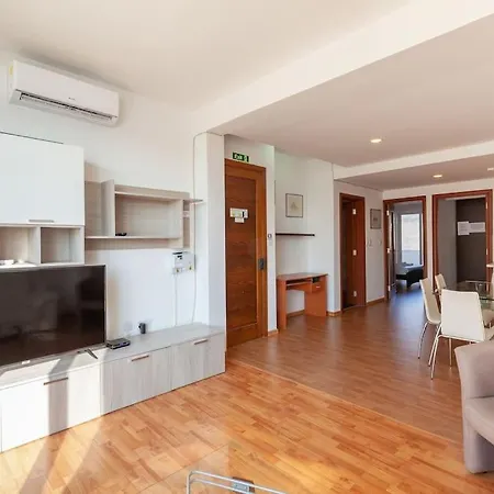Beautiful 2br Just Off The Promenade With Seaviews By 360 Estates Apartment