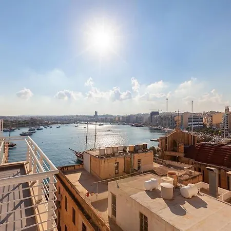 Beautiful 2br Just Off The Promenade With Seaviews By 360 Estates *