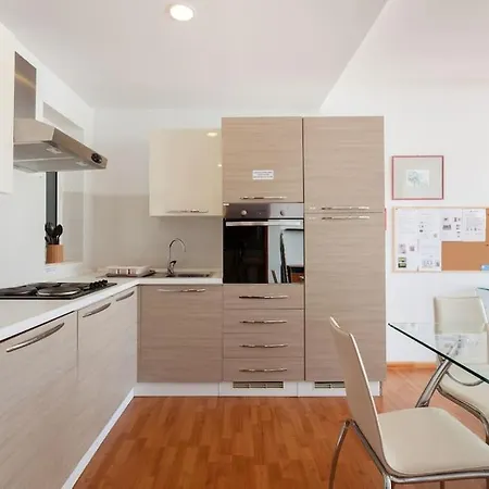 דירה Beautiful 2br Just Off The Promenade With Seaviews By 360 Estates *