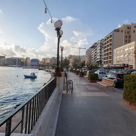 Beautiful 2br Just Off The Promenade With Seaviews By 360 Estates דירה *