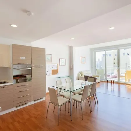 Beautiful 2br Just Off The Promenade With Seaviews By 360 Estates