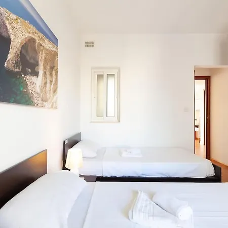 Lejlighed Beautiful 2br Just Off The Promenade With Seaviews By 360 Estates
